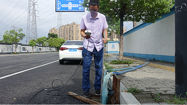 为什么使用<i style='color:red'>便携式流量计</i>，就因为两字“方便”！
